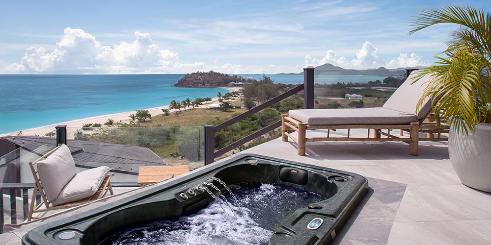 jacuzzi suite with ocean view
