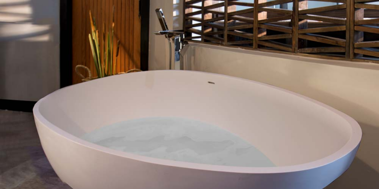 Luxury Soaking Tub in Tamarind Studio Suite